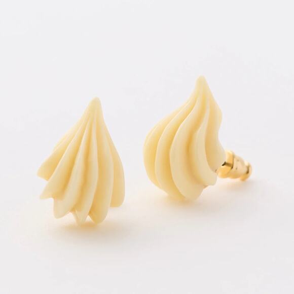 BOGO FREE WHIP CREAM RESIN VTG POST EARRINGS - Picture 1 of 6